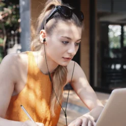 JBL Tune 310C Hörlurar med USB-C Svart