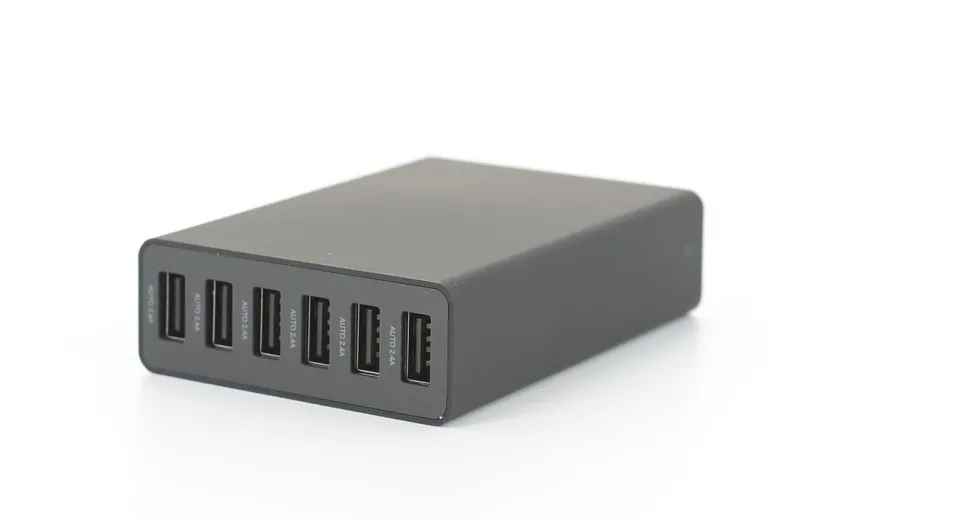 Linocell USB-laddstation 6 portar Vit
