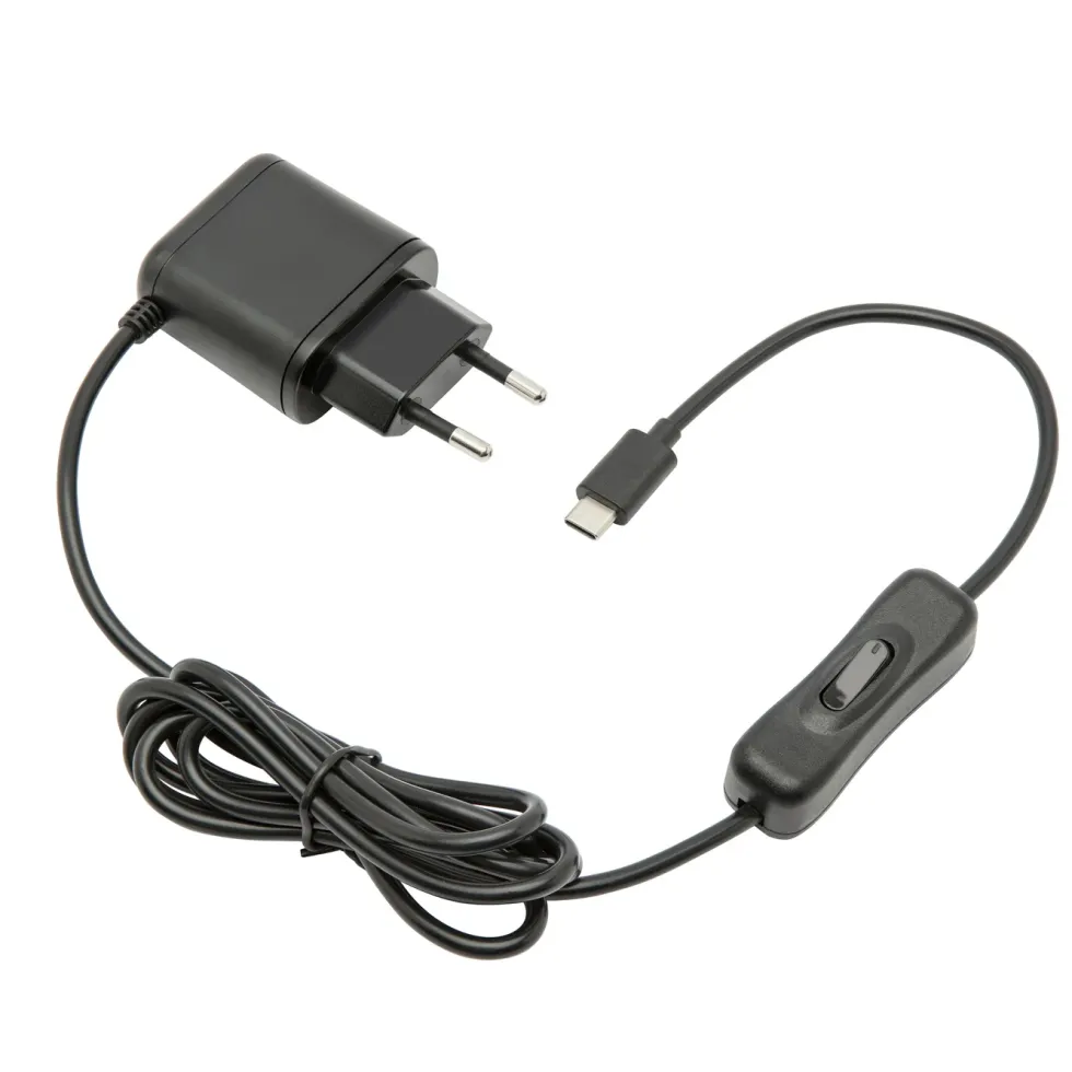 Luxorparts Nätadapter för Raspberry Pi 4, 3 A med strömbrytare