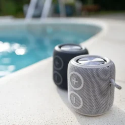 Nomadelic Loud 705 Vattentät Bluetooth-högtalare Svart