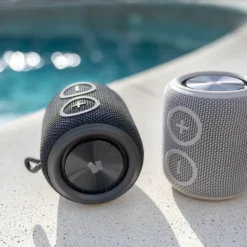 Nomadelic Loud 705 Vattentät Bluetooth-högtalare Svart
