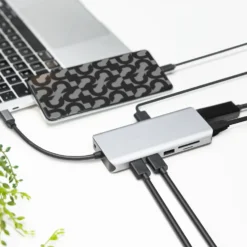 Plexgear Multiadapter för USB-C med 12 anslutningar