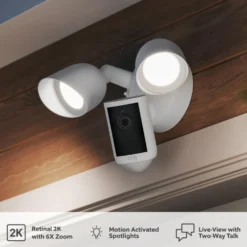 Ring Floodlight Cam Pro övervakningskamera Retinal 2K Svart