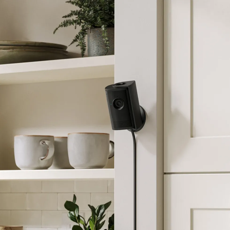 Ring Indoor Camera Plus - Retinal 2K övervakningskamera Svart