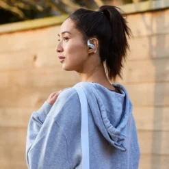 Shokz OpenFit 2+ open-ear-hörlurar Grå