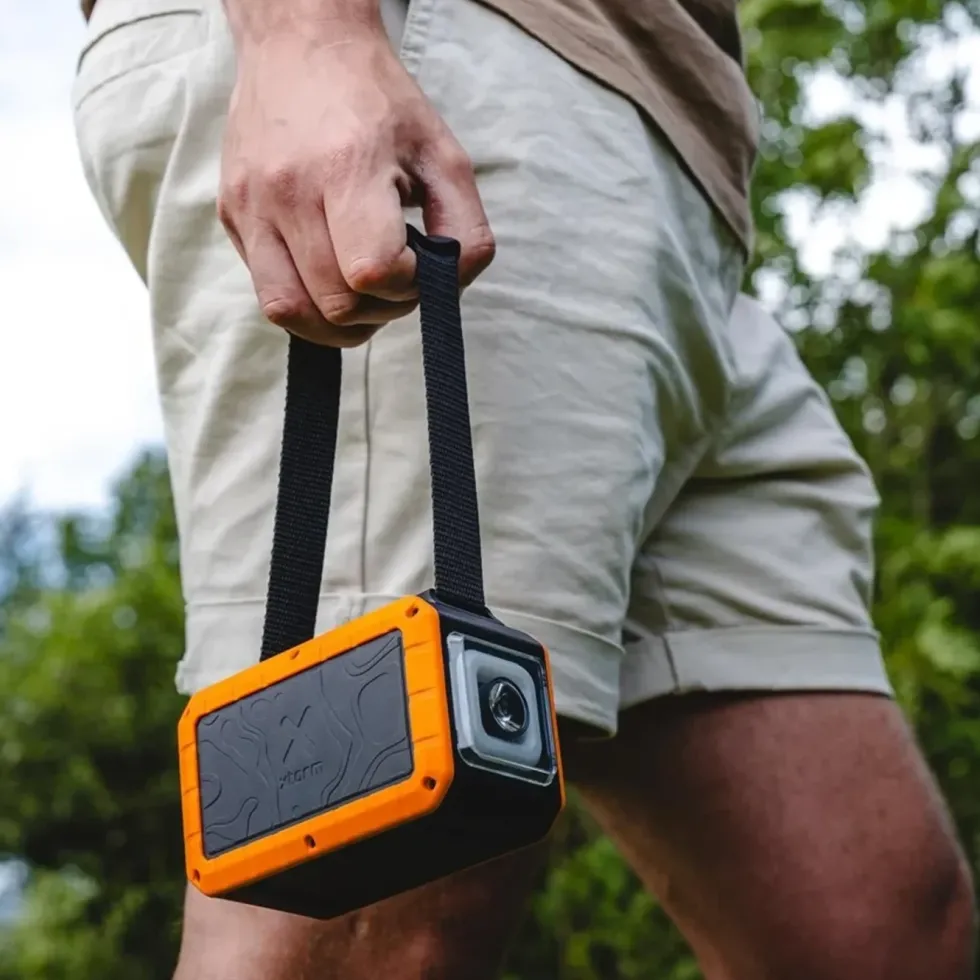 Xtorm Rugged XR204 Flashlight Powerbank 40000 mAh